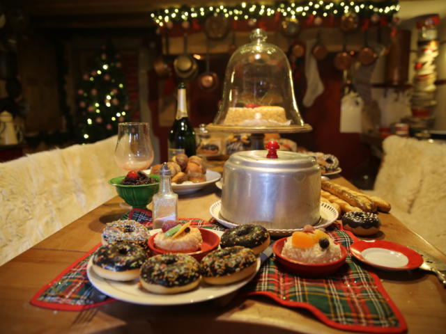 Hausmannskost im Haus des Weihnachtsmanns im Departement Haute-Savoie