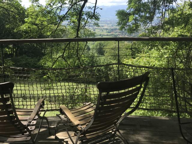 Terrasse de la cabane perchée au Salève