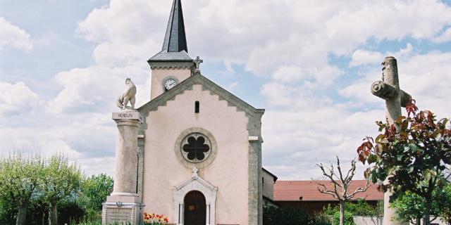 Neydens, église et borne militaire romaine