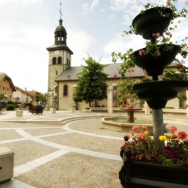 Place du passage à l'an 2000 - Ville-la-grand