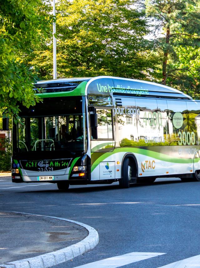 Transport mit dem Bus in den Monts du Genevois