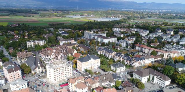 vue-arienne-saint-julien-mairie-saint-julien-en-genevois-1.jpg