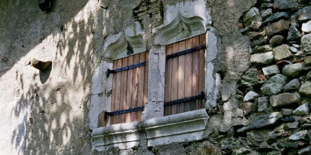 27-maison-forte-a-raclaz.jpg