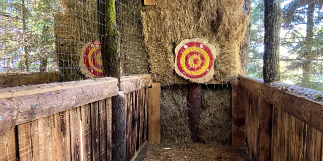 L'espace de lancer de haches des Cabanes du Salève