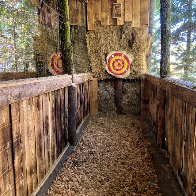 L'espace de lancer de haches des Cabanes du Salève