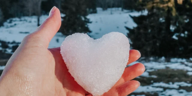 Coeur De Neige Face Au Mont Blanc